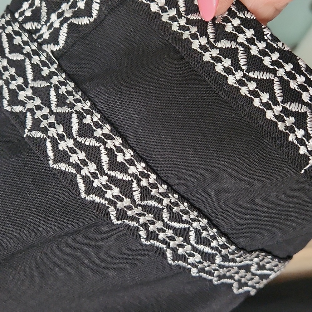 Black and White Embroidered Women's Top - Picture 3 of 6